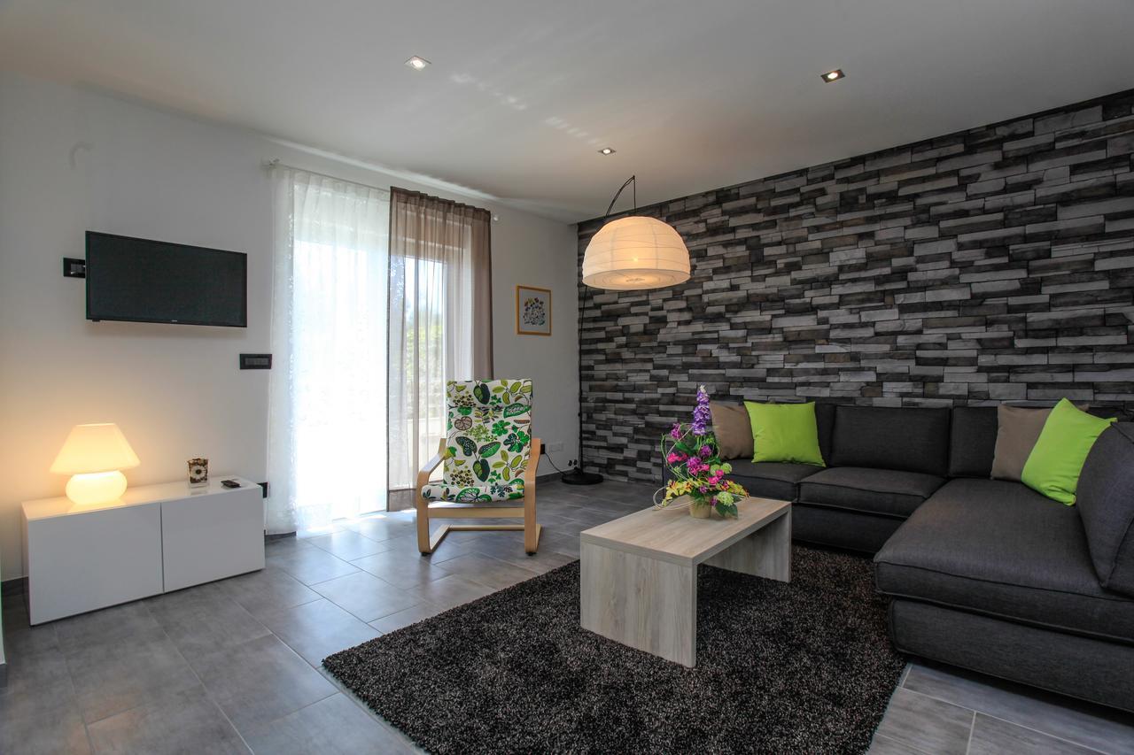 Apartments Fiora Premantura Extérieur photo