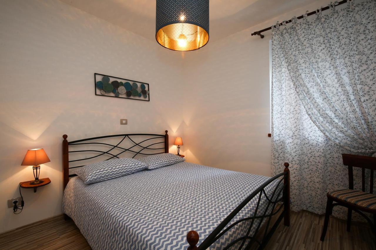 Apartments Fiora Premantura Extérieur photo